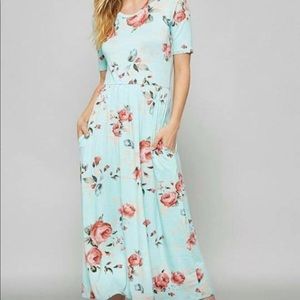 Mint floral midi dress w/pockets